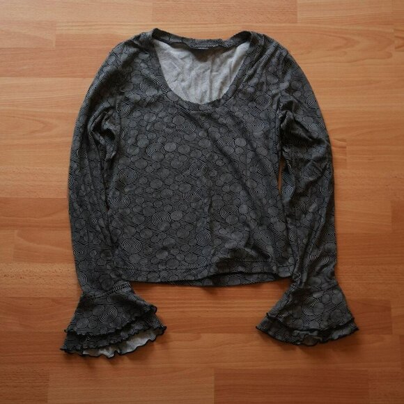 🦓Psychedelic Goth Black Long Sleeve Top with Ruffle Cuffs🦓 - Picture 1 of 4